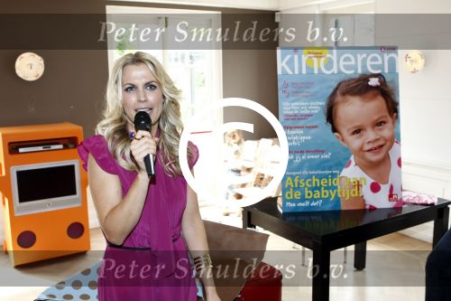 Amsterdam 18 juni 2008
Presentatie boek van Vivian Ewbank /Reijs in restaurant Praq in ouderkerk aan de amstel.
Peter Smulders bv