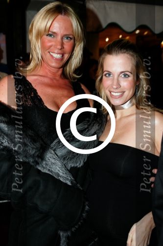 Amsterdam 18 oktober 2004
Uitreiking Beau Monde awards in Tuschinski.
Vivian reys hoogzwanger
Peter Smulders bv