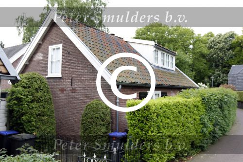 het Gooi 27 mei 2010
Vivian en Day Ewbank vertrekken bij hun huis waar ze tijdelijk wonen ivm relatieproblemen tussen Vivian en John.
Peter Smulders bv