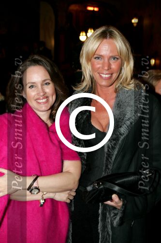 Amsterdam 18 oktober 2004
Uitreiking Beau Monde awards in Tuschinski.
vriendin Vivian reys
Peter Smulders bv
