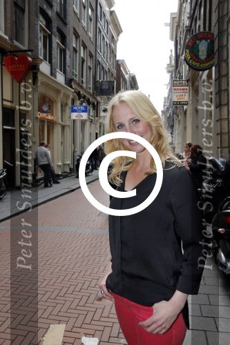 Amsterdam 13 mei 2013
Presentatie cast baantjer met oa Peter Tuinman - Rechercheur De Cock
Mike Weerts - Adjudant Vledder
Peter Rï¿½mer - Commissaris Buitendam
Miryanna van Reeden - Theaterdirectrice
Alexandra Alphenaar - Zangeres
Tom Afman - Geluidstechnicus
Sophie van Oers - Theaterbezoekster
Evert van der Meulen - Theatertechnicus
Peter Smulders bv