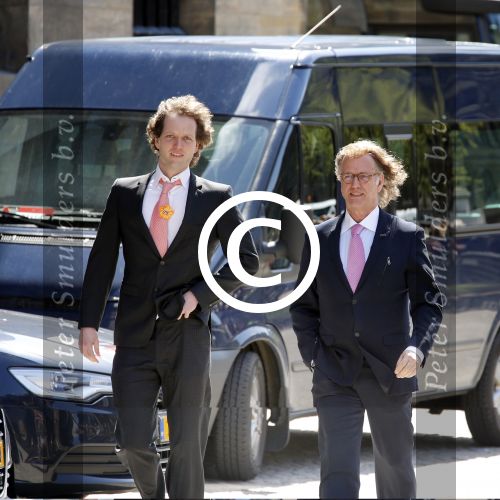 Amsterdam, 29 April 2013
Vertrek Kon. familie vanuit Paleis op de Dam naar het diner in het Rijksmuseum
Andre Rieu met zijn zoon Pierre Rieu
Foto Peter Smulders BV
