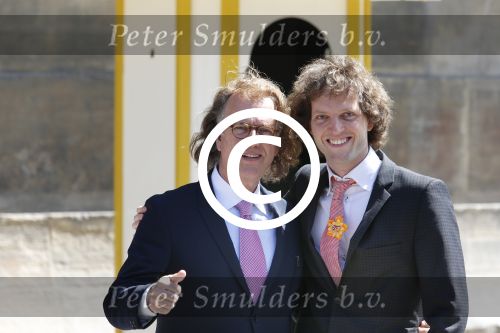 Amsterdam, 29 April 2013
Vertrek Kon. familie vanuit Paleis op de Dam naar het diner in het Rijksmuseum
Andre Rieu met zijn zoon Pierre Rieu
Foto Peter Smulders BV