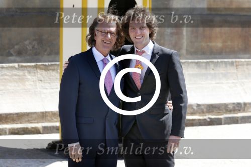 Amsterdam, 29 April 2013
Vertrek Kon. familie vanuit Paleis op de Dam naar het diner in het Rijksmuseum
Andre Rieu met zijn zoon Pierre Rieu
Foto Peter Smulders BV