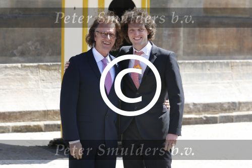 Amsterdam, 29 April 2013
Vertrek Kon. familie vanuit Paleis op de Dam naar het diner in het Rijksmuseum
Andre Rieu met zijn zoon Pierre Rieu
Foto Peter Smulders BV
