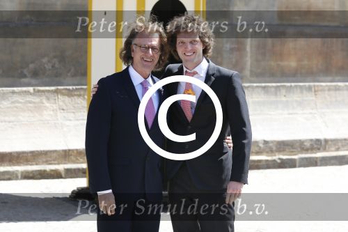 Amsterdam, 29 April 2013
Vertrek Kon. familie vanuit Paleis op de Dam naar het diner in het Rijksmuseum
Andre Rieu met zijn zoon Pierre Rieu
Foto Peter Smulders BV