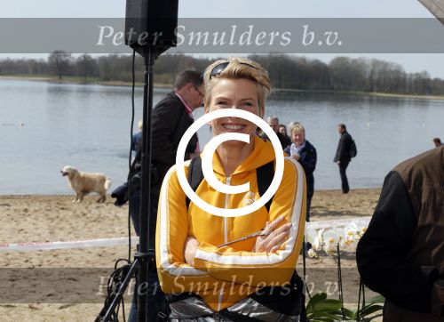 Busloo Apeldoorn 21 april 2013
Royal Canin organiseert grootste wandeltocht voor hond voor stichting Hulphond. Ambassadrices Anita Witzier Anouk Smulders en Martin Gaus lopen ook mee.
Peter Smulders bv