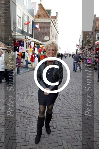 Volendam 22 april 2013
Linda de Mol reikt de eerse l Homo uit aan Johannes Rypma die op de cover staat. De presentatie was in hotel Spaander. Anny Schilder met een goede vriend
Peter Smulders bv