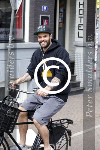 Amsterdam 28 april 2013
Arie Boomsma op de fiets in amsterdam.
Peter Smulders bv