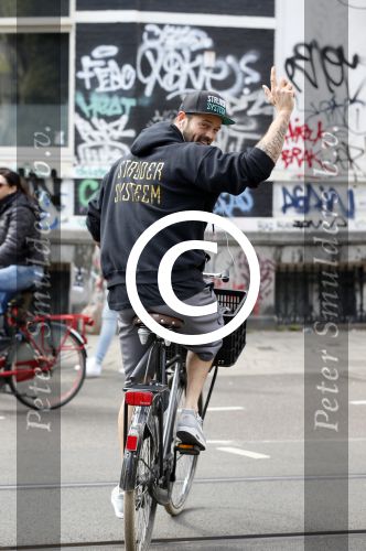 Amsterdam 28 april 2013
Arie Boomsma op de fiets in amsterdam.
Peter Smulders bv