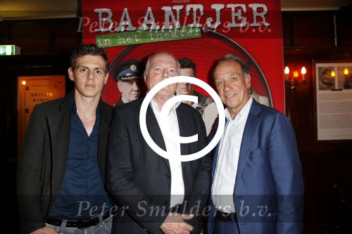 Amsterdam 13 mei 2013
Presentatie cast baantjer met oa Peter Tuinman - Rechercheur De Cock
Mike Weerts - Adjudant Vledder
Peter Rï¿½mer - Commissaris Buitendam
Miryanna van Reeden - Theaterdirectrice
Alexandra Alphenaar - Zangeres
Tom Afman - Geluidstechnicus
Sophie van Oers - Theaterbezoekster
Evert van der Meulen - Theatertechnicus
Peter Smulders bv