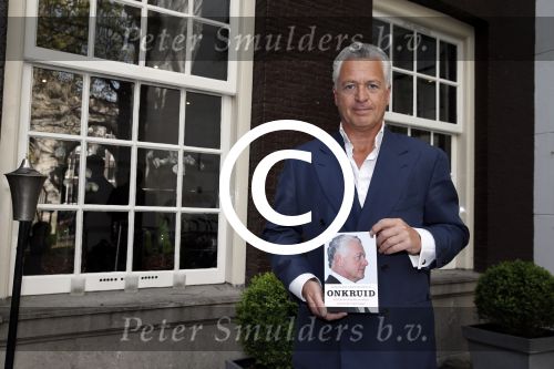 Amsterdam 15 mei 2013
Presentatie boek Bram Moszkowicz in hotel the Dylan. Zijn ex Julliette Polak heeft de foto voor het boek gemaakt.
Peter Smulders bv