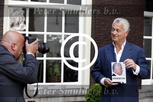 Amsterdam 15 mei 2013
Presentatie boek Bram Moszkowicz in hotel the Dylan. Zijn ex Julliette Polak heeft de foto voor het boek gemaakt.
Peter Smulders bv