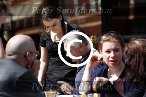 Amsterdam 24 april 2013
Bram Moszkowicz op terras bij le pain et cotidien waar zijn dochter werkt.
Peter Smulders bv