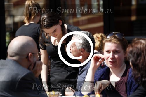 Amsterdam 24 april 2013
Bram Moszkowicz op terras bij le pain et cotidien waar zijn dochter werkt.
Peter Smulders bv