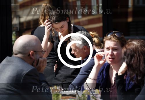 Amsterdam 24 april 2013
Bram Moszkowicz op terras bij le pain et cotidien waar zijn dochter werkt.
Peter Smulders bv
