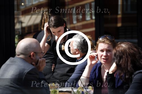 Amsterdam 24 april 2013
Bram Moszkowicz op terras bij le pain et cotidien waar zijn dochter werkt.
Peter Smulders bv