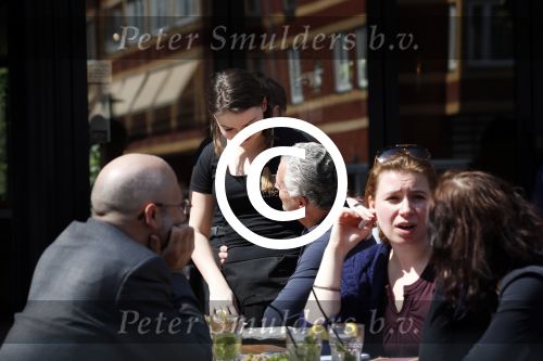 Amsterdam 24 april 2013
Bram Moszkowicz op terras bij le pain et cotidien waar zijn dochter werkt.
Peter Smulders bv