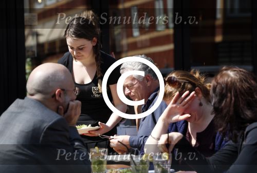 Amsterdam 24 april 2013
Bram Moszkowicz op terras bij le pain et cotidien waar zijn dochter werkt.
Peter Smulders bv