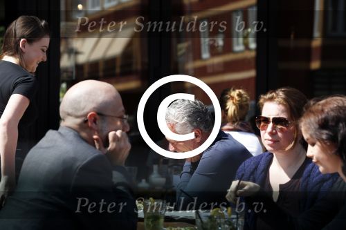 Amsterdam 24 april 2013
Bram Moszkowicz op terras bij le pain et cotidien waar zijn dochter werkt.
Peter Smulders bv