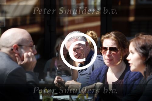 Amsterdam 24 april 2013
Bram Moszkowicz op terras bij le pain et cotidien waar zijn dochter werkt.
Peter Smulders bv