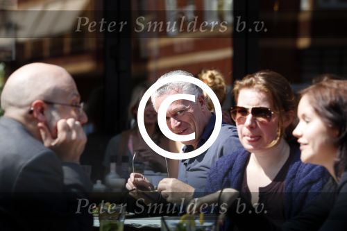 Amsterdam 24 april 2013
Bram Moszkowicz op terras bij le pain et cotidien waar zijn dochter werkt.
Peter Smulders bv