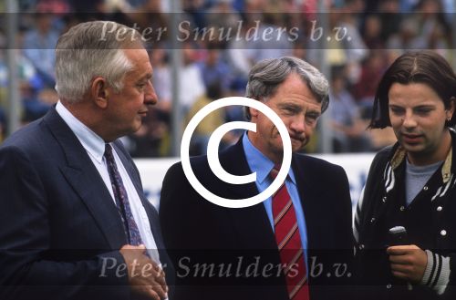 Eindhoven, 1991 
Oud clubarts Carel v d Brekel samen met trainer Bobby Robson
Foto Peter Smulders BV