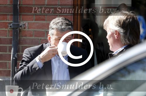 Amsterdam 24 april 2013
Charles Groenhuijsen op terras op de cornelis schuytstraat.
Peter Smulders bv