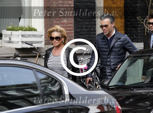 Amsterdam 27 april 2013
Connie Breukhoven met haar oude PA Edwin en vriend aan het winkelen.
Peter Smulders bv