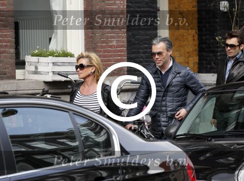 Amsterdam 27 april 2013
Connie Breukhoven met haar oude PA Edwin en vriend aan het winkelen.
Peter Smulders bv