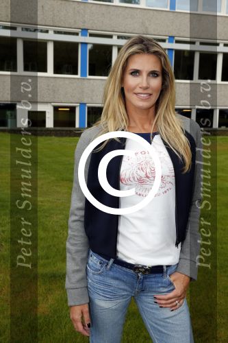 Hilversum 13 mei 2013
Danielle Oerlemans en Tim Visser zijn ambassadeurs van de rugby acadamy .
Peter Smulders bv