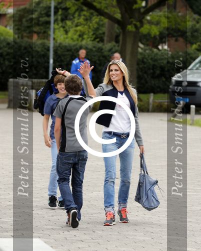 Hilversum 13 mei 2013
Danielle Oerlemans en Tim Visser zijn ambassadeurs van de rugby acadamy .
Peter Smulders bv