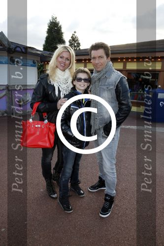 Harderwijk 14 mei 2013
Premiere nieuwe show in het dolfinarium. Danny Nicolai met gezin
Peter Smulders bv