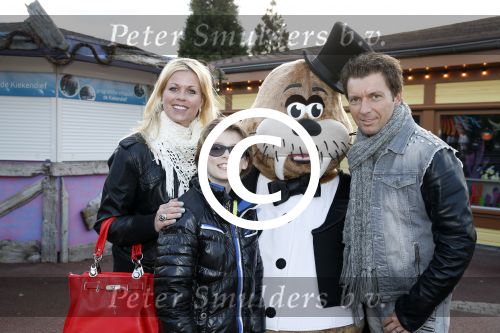 Harderwijk 14 mei 2013
Premiere nieuwe show in het dolfinarium. Danny Nicolai met gezin
Peter Smulders bv