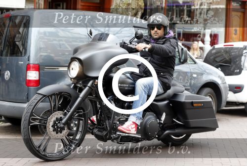 Amsterdam 17 april 2013
Dennis Rugenbregt op zijn Harley Davidson Buddha to Buddha motor.
Peter Smulders bv