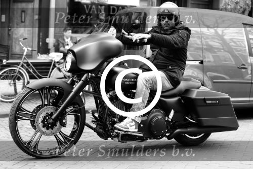 Amsterdam 17 april 2013
Dennis Rugenbregt op zijn Harley Davidson Buddha to Buddha motor.
Peter Smulders bv