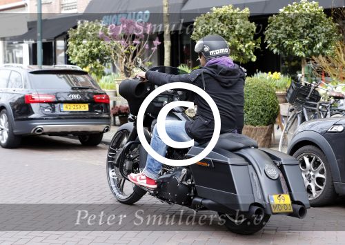 Amsterdam 17 april 2013
Dennis Rugenbregt op zijn Harley Davidson Buddha to Buddha motor.
Peter Smulders bv
