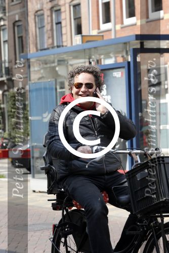 Amsterdam 22 april 2013
Dirk Zeelenberg op de fiets in amsterdam zuid.
Peter Smulders bv