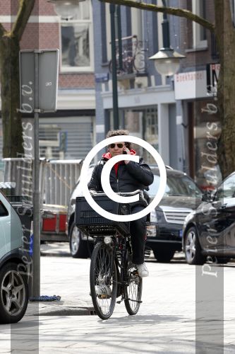 Amsterdam 22 april 2013
Dirk Zeelenberg op de fiets in amsterdam zuid.
Peter Smulders bv