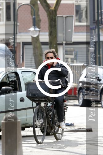 Amsterdam 22 april 2013
Dirk Zeelenberg op de fiets in amsterdam zuid.
Peter Smulders bv