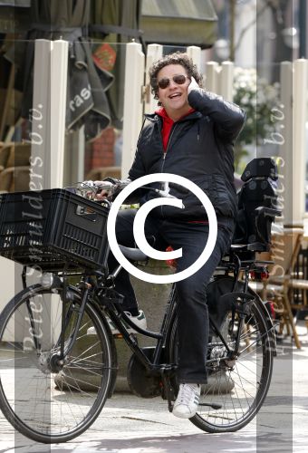 Amsterdam 22 april 2013
Dirk Zeelenberg op de fiets in amsterdam zuid.
Peter Smulders bv
