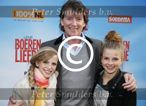 Amsterdam 13 mei 2013
Premiere leve boerenliefde in tuschinski. erik de Zwart met dochters
Peter Smulders bv