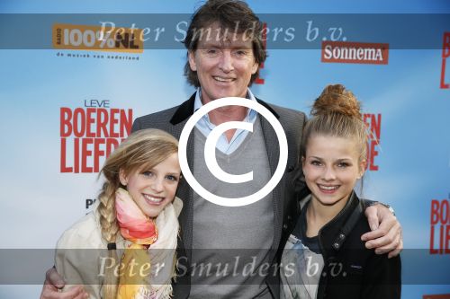 Amsterdam 13 mei 2013
Premiere leve boerenliefde in tuschinski. erik de Zwart met dochters
Peter Smulders bv