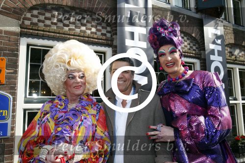 Volendam 22 april 2013
Linda de Mol reikt de eerse l Homo uit aan Johannes Rypma die op de cover staat. De presentatie was in hotel Spaander. Frank sanders
Peter Smulders bv