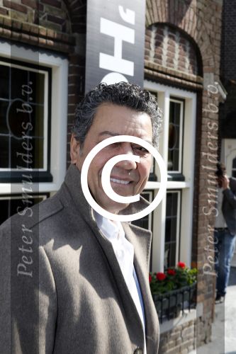 Volendam 22 april 2013
Linda de Mol reikt de eerse l Homo uit aan Johannes Rypma die op de cover staat. De presentatie was in hotel Spaander. Frank sanders
Peter Smulders bv