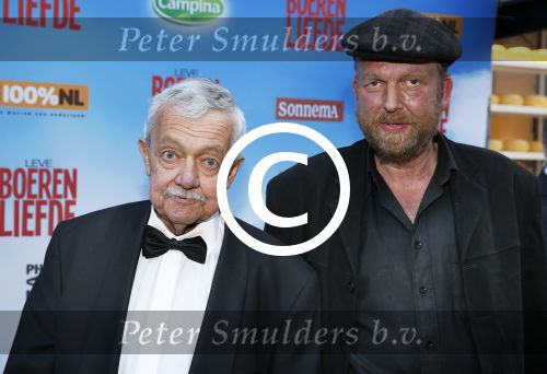 Amsterdam 13 mei 2013
Premiere leve boerenliefde in tuschinski. Rense Westra (l) met Frans Zwaagstra
Peter Smulders bv