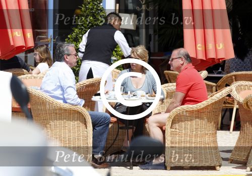 ibiza 5 mei 2013
Frans v Maarschalkerwaart met vriendenop terras bij cappucino.
Peter Smulders bv