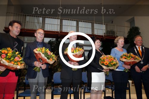 Aalsmeer 26 april 2013
Gerard Joling krijgt uit handen van de burgemeester van Aalsmeer een koninklijke onderscheiding (lintje)
Peter Smulders bv