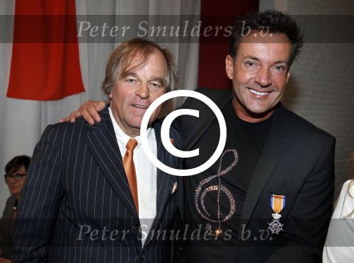 Aalsmeer 26 april 2013
Gerard Joling krijgt uit handen van de burgemeester van Aalsmeer een koninklijke onderscheiding (lintje). Gerard met jan v Doorn en Patricia Paay
Peter Smulders bv