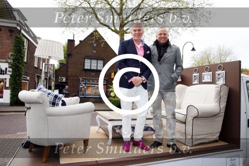 Laren 10 mei 2013
Gordon opent nieuwe riviera Maison winkel samen met Henk Teunissen ( eigenaar)
Peter Smulders bv